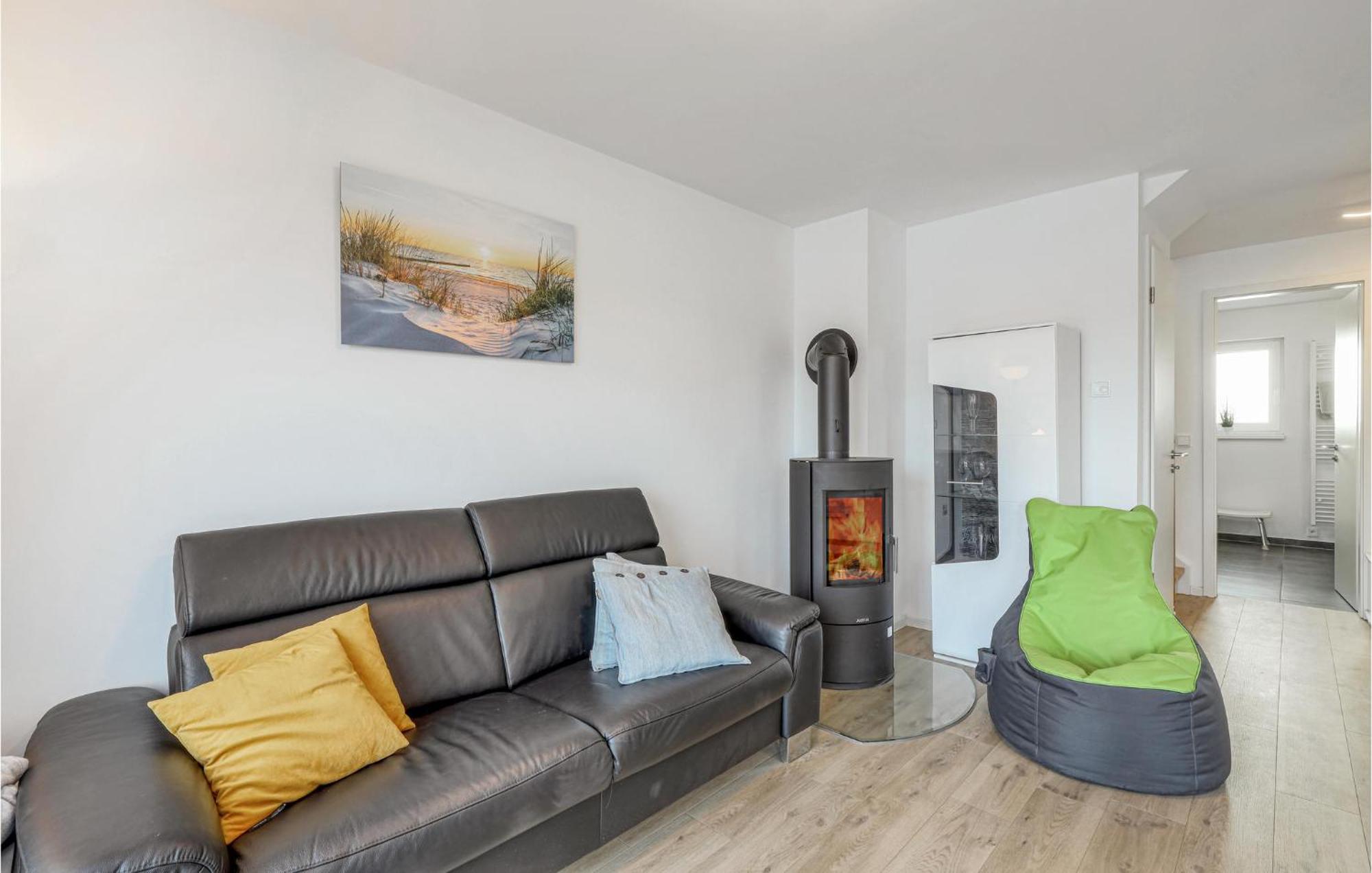 Nice Home In Tossens With Kitchen Extérieur photo