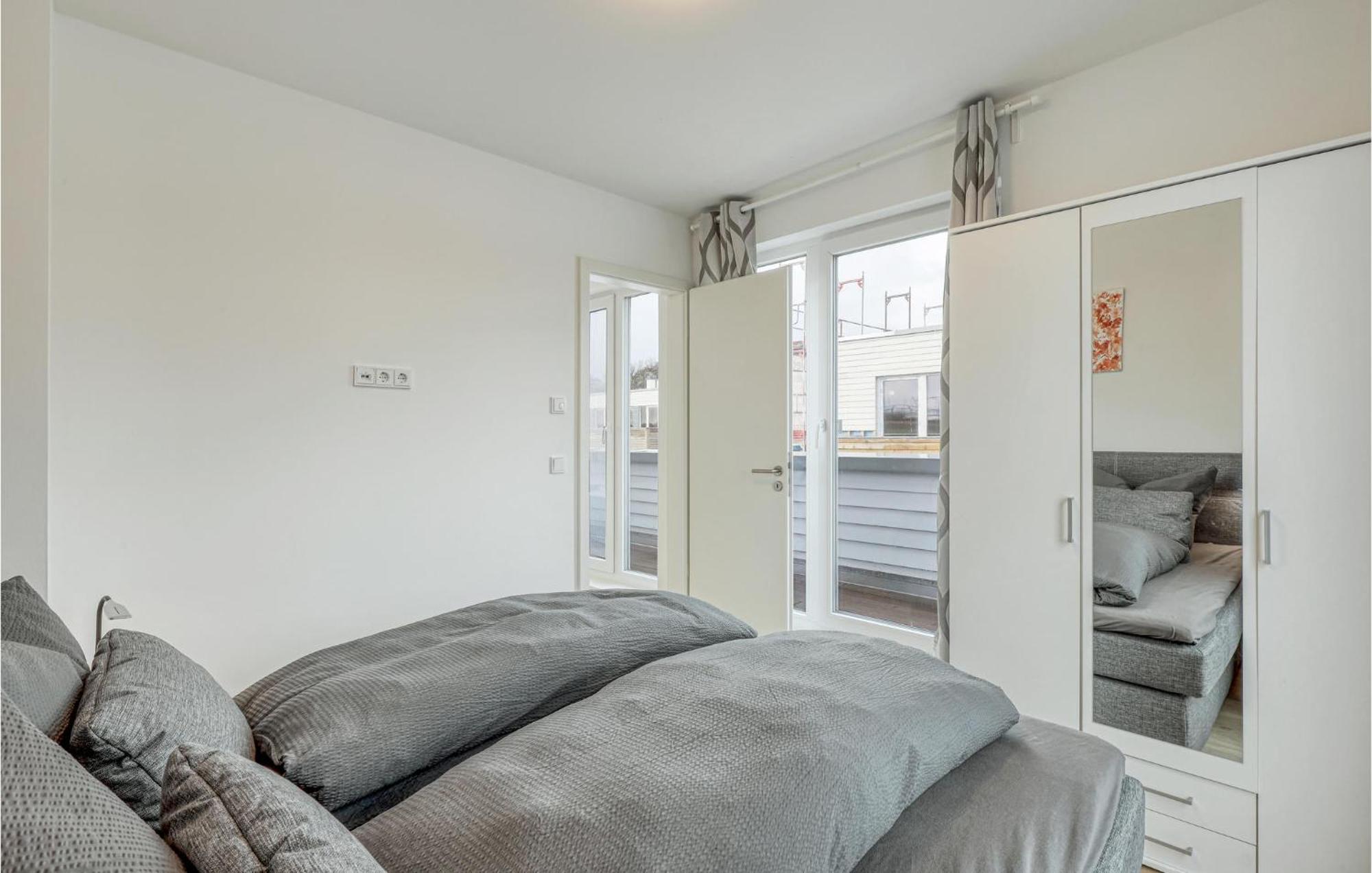 Nice Home In Tossens With Kitchen Extérieur photo