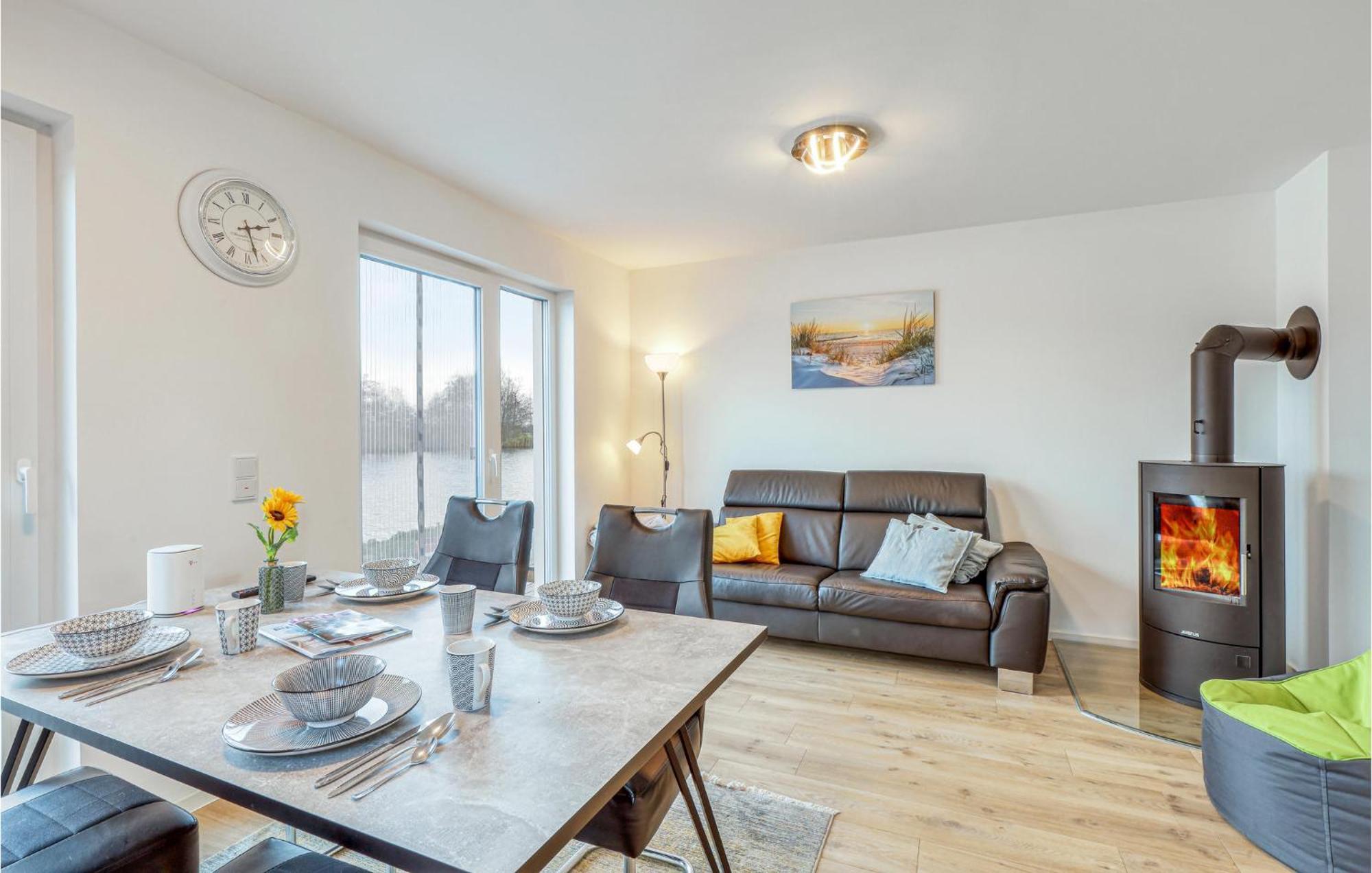 Nice Home In Tossens With Kitchen Extérieur photo